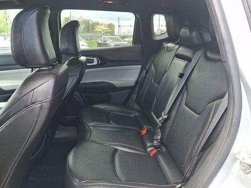 Used 2025 Jeep Compass Limited AWD/4WD image 12