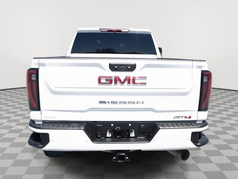 Used 2025 GMC Sierra 2500 AT4 AWD/4WD image 6