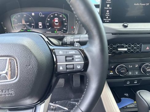 Certified 2025 Honda Accord Touring image 31