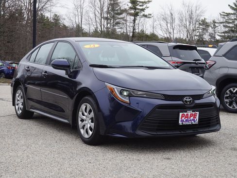 Used 2024 Toyota Corolla LE FWD image 3