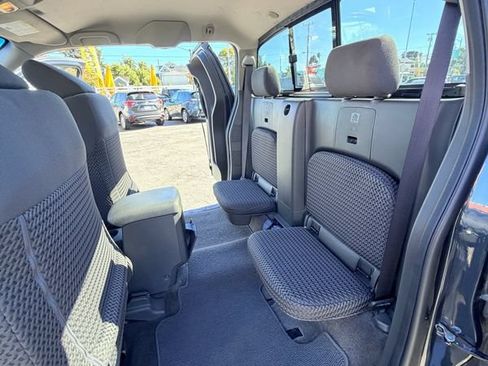 Used 2017 Nissan Frontier SV w/ SV Value Truck Package AWD/4WD image 18