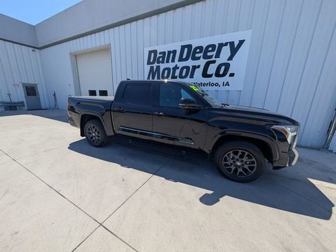 Used 2025 Toyota Tundra Platinum AWD/4WD image 40