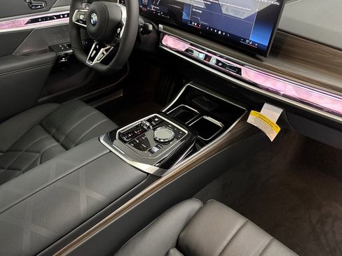 New 2026 BMW 740i w/ Executive Package image 27
