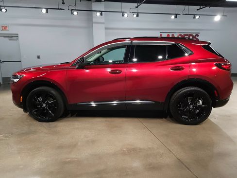 Used 2022 Buick Envision Essence w/ Technology Package II FWD image 4