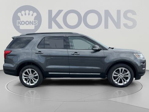 Used 2018 Ford Explorer XLT w/ Equipment Group 202A AWD/4WD image 8