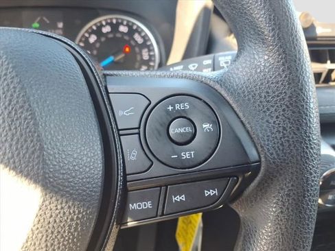 Used 2020 Toyota RAV4 LE image 25