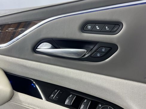 Used 2024 Cadillac Escalade Sport Platinum w/ LPO, ONYX Package image 22