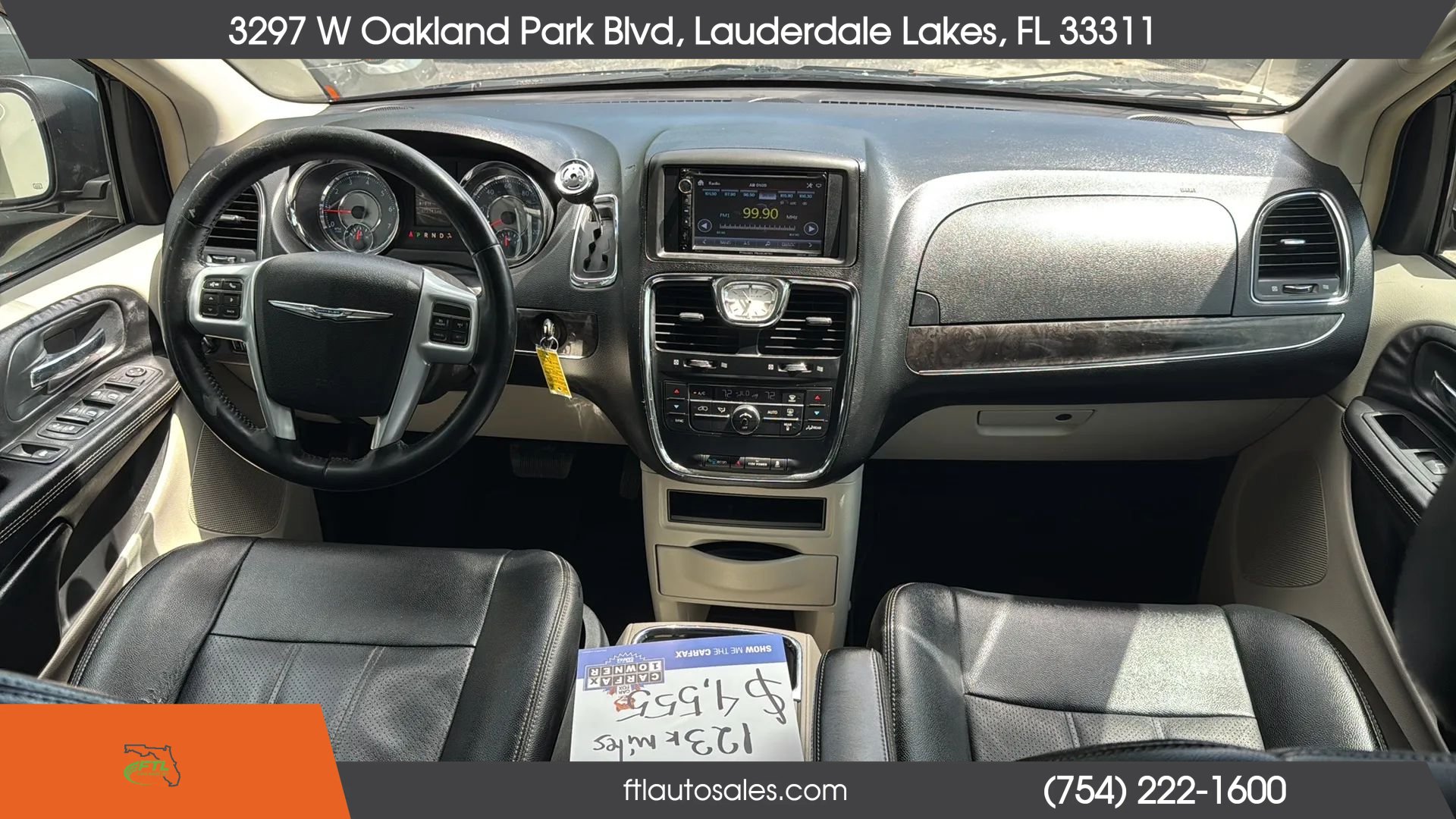 Used 2014 Chrysler Town & Country Touring-L FWD image 29