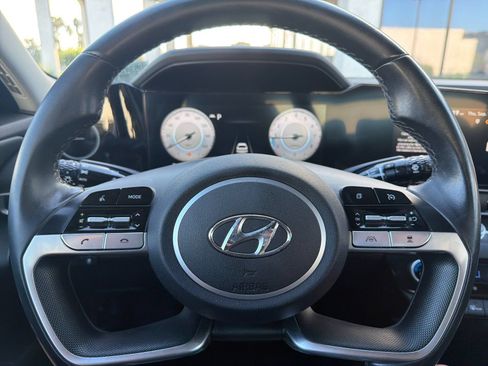 Used 2023 Hyundai Elantra Limited FWD image 23