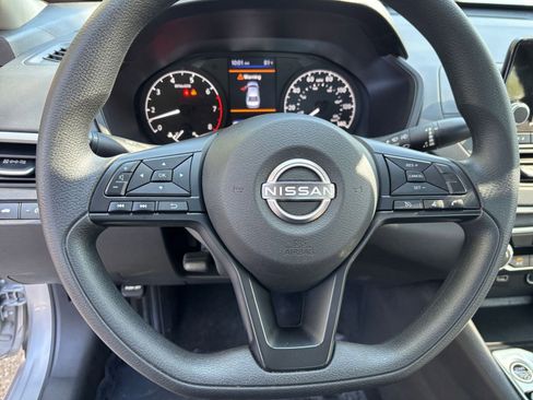 Used 2024 Nissan Altima 2.5 S FWD image 27