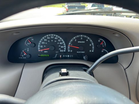Used 2001 Ford F150 XLT image 14