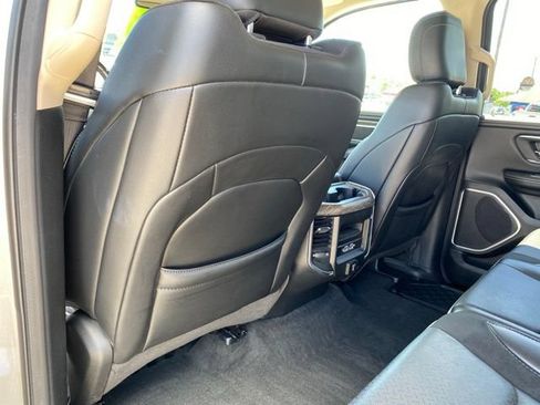 Used 2020 RAM 1500 Laramie AWD/4WD image 32