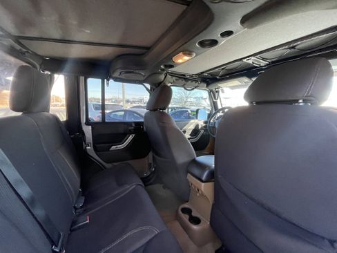Used 2014 Jeep Wrangler Unlimited Sahara w/ Connectivity Group image 11
