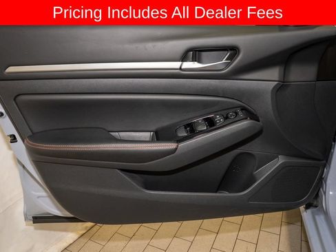 Certified 2024 Nissan Altima 2.5 SR FWD image 11