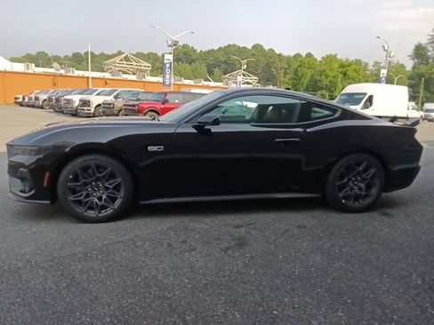 New 2026 Ford Mustang GT Premium w/ GT Performance Package RWD image 6