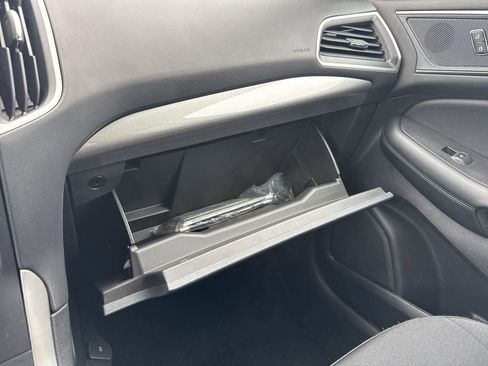 Certified 2021 Ford Edge SE image 17