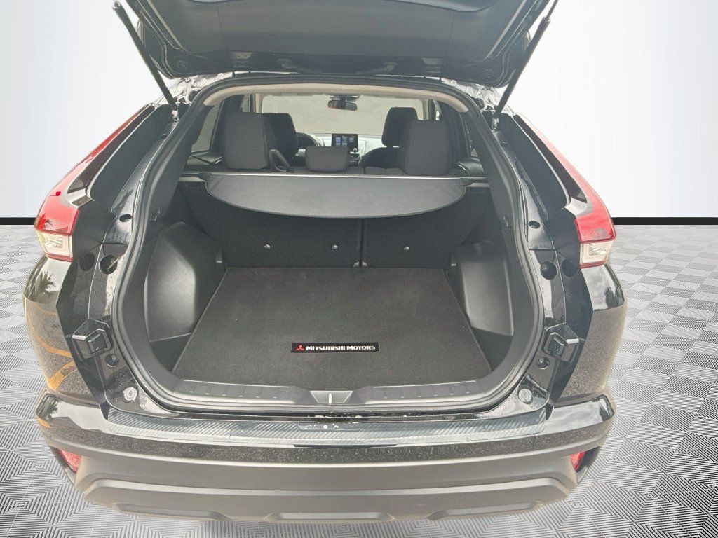 Used 2025 Mitsubishi Eclipse Cross LE AWD/4WD image 28