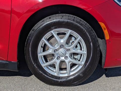 Used 2026 Chrysler Pacifica Select image 11