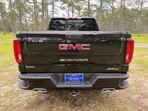 Used 2023 GMC Sierra 1500 AT4 w/ Technology Package AWD/4WD image 4