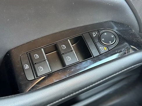 Used 2025 MAZDA MAZDA3 s image 17