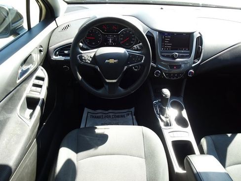 Used 2019 Chevrolet Cruze LT w/ Convenience Package image 13