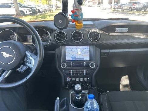 Used 2019 Ford Mustang Convertible RWD image 3