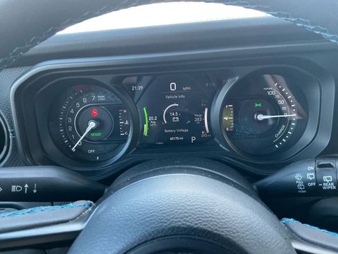 Used 2024 Jeep Wrangler Unlimited Rubicon 4xe image 16