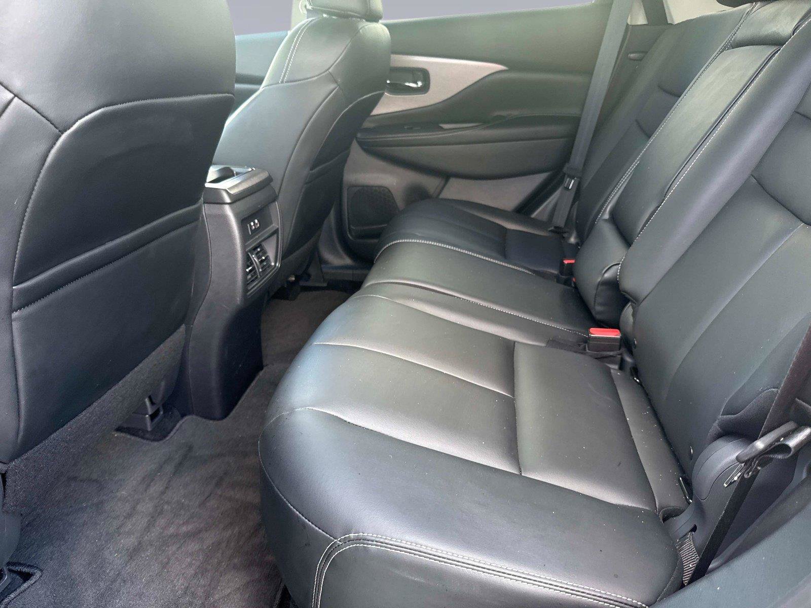 Used 2024 Nissan Murano SV w/ SV Midnight Edition Package FWD image 13
