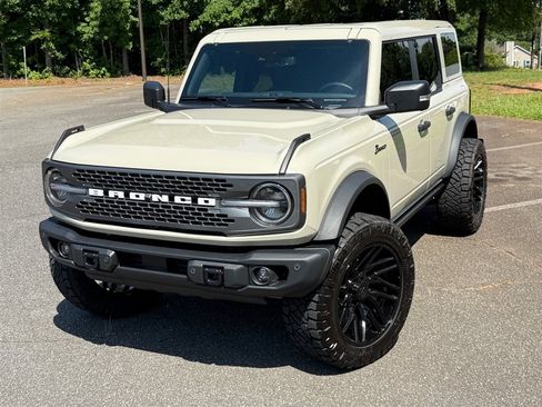 Used 2025 Ford Bronco Badlands AWD/4WD image 6