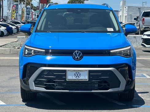 New 2026 Volkswagen Taos SE FWD image 3