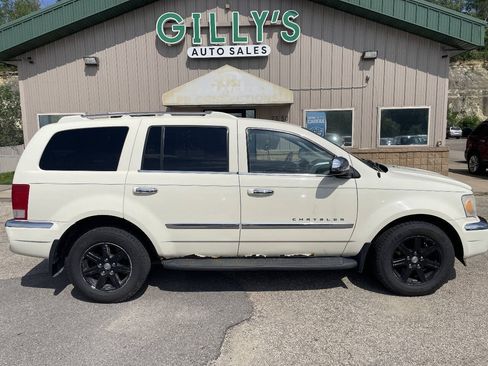 Used 2008 Chrysler Aspen Limited AWD/4WD image 2