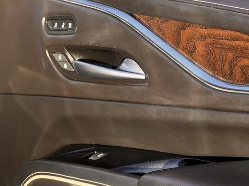 Used 2022 Cadillac Escalade Sport Platinum w/ LPO, ONYX Package image 27