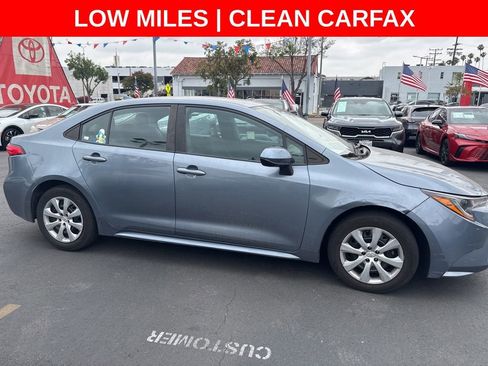 Used 2022 Toyota Corolla LE FWD image 2
