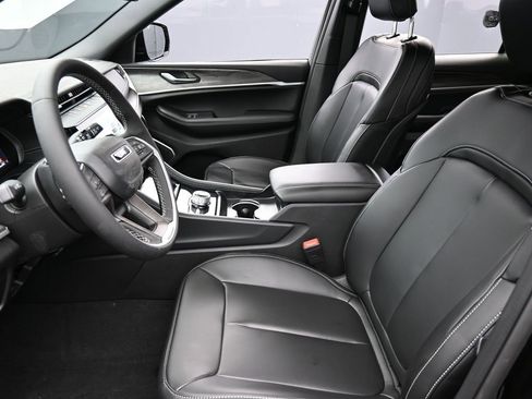 New 2026 Jeep Grand Cherokee L Limited w/ Limited Altitude Package AWD/4WD image 10