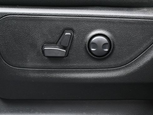 Used 2024 RAM 1500 Big Horn AWD/4WD image 10