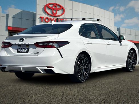 Certified 2024 Toyota Camry SE FWD image 3