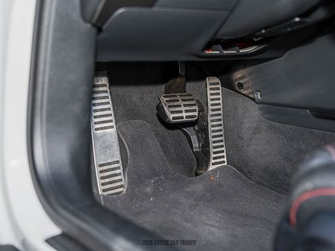 Used 2015 Audi R8 V8 w/ Full Leather Package image 31