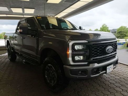 Used 2023 Ford F250 Lariat w/ Lariat Ultimate Package AWD/4WD image 4