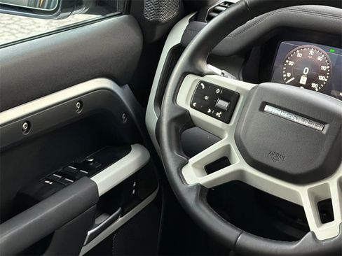 Used 2020 Land Rover Defender 110 S image 21
