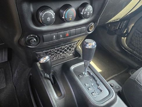 Used 2018 Jeep Wrangler Unlimited Sport AWD/4WD image 20