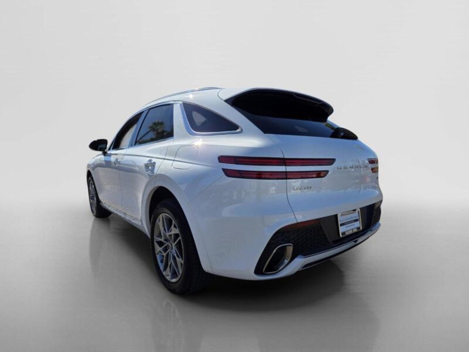 Used 2024 Genesis GV70 2.5T AWD/4WD image 3