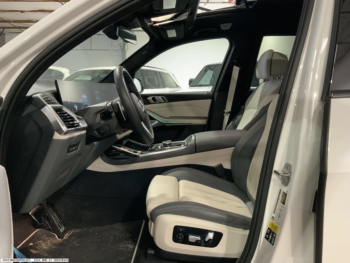 Used 2024 BMW X7 xDrive40i w/ M Sport Package AWD/4WD image 8