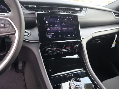 New 2026 Jeep Grand Cherokee L Laredo AWD/4WD image 5