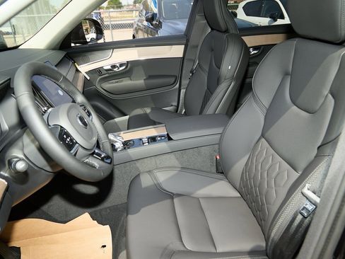 New 2025 Volvo XC90 B6 Plus w/ Protection Package image 12