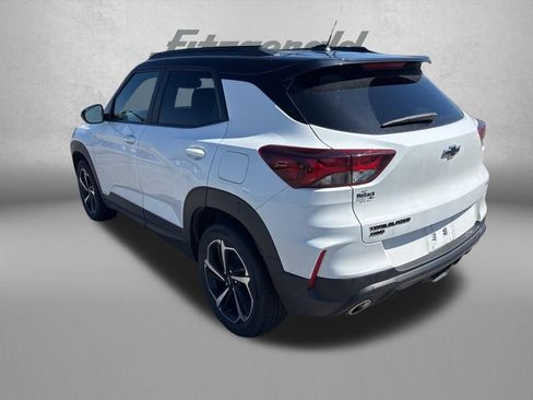 Used 2023 Chevrolet TrailBlazer RS w/ Convenience Package AWD/4WD image 3