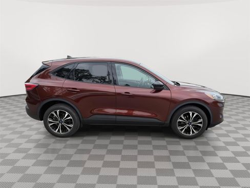 Used 2021 Ford Escape SE w/ SE Sport Appearance Package AWD/4WD image 9