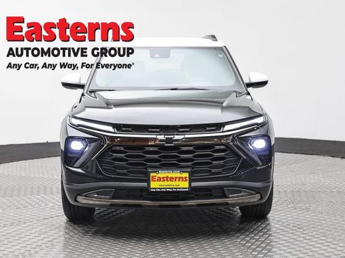 Used 2024 Chevrolet TrailBlazer ACTIV w/ Convenience Package FWD image 2