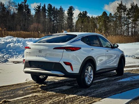 New 2026 Buick Envista Preferred image 3