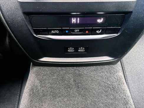 Used 2022 BMW 330i xDrive Sedan w/ Driving Assistance Package image 27