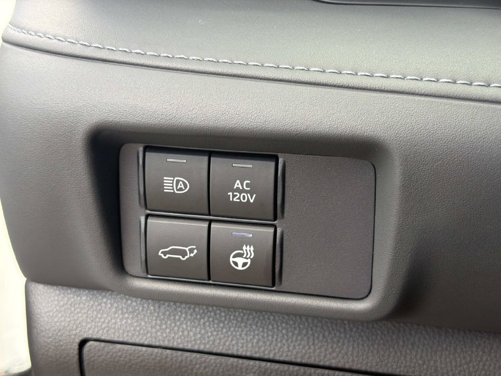 Used 2021 Toyota Highlander Limited AWD/4WD image 25
